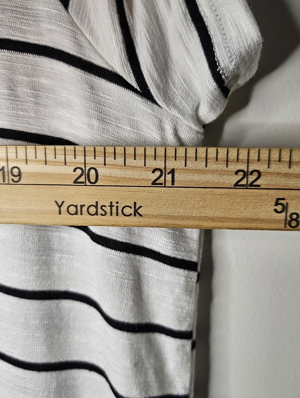 Green Envelope XL Striped V Neck Tee White Black Short Sleeve Soft Stretch Top - Picture 8 of 10